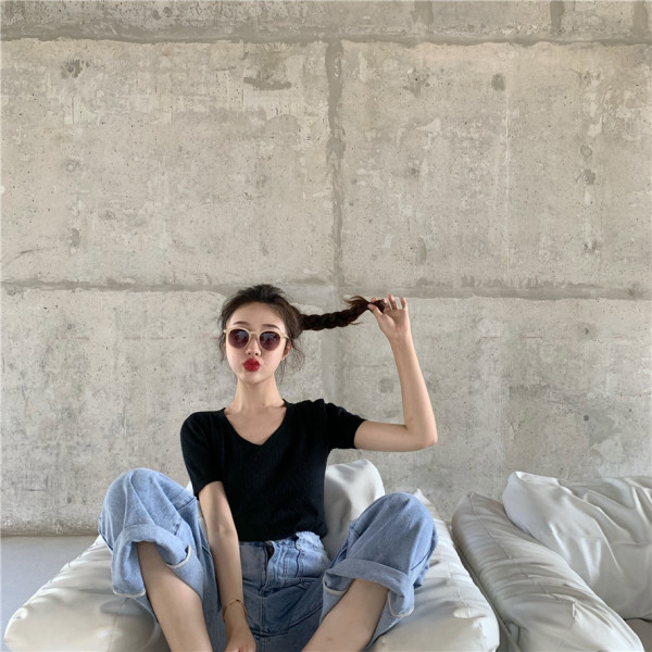 Ženska ležerna bluza s kratkim rukavima i V izrezom