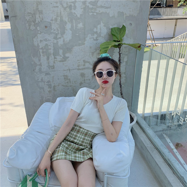 Ženska ležerna bluza s kratkim rukavima i V izrezom