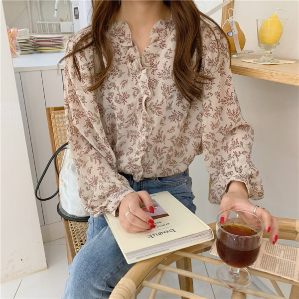 Cămașă de damă cu decolteu spitz și model floral