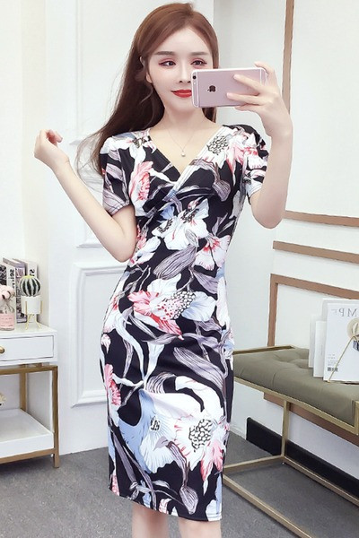 Rochie de dama cu motive florale si decolteu spitz