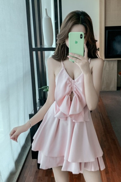 Дамска къса рокля разкроен модел с тънки презрамки