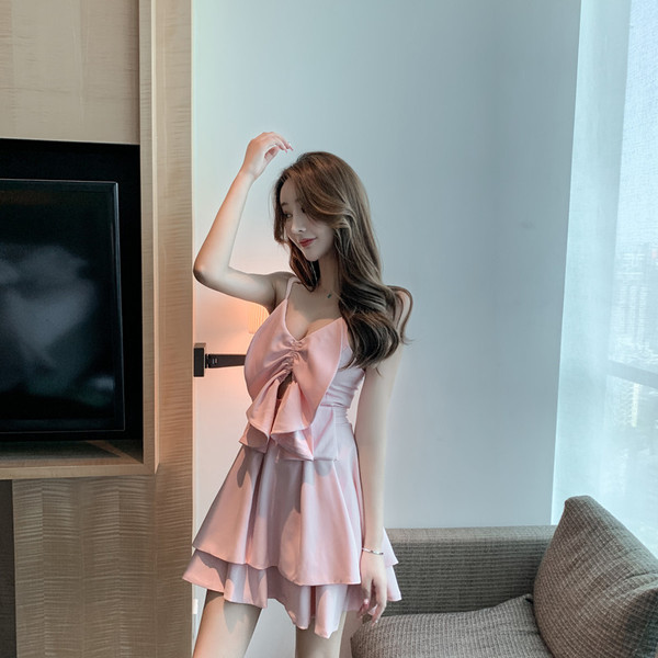 Дамска къса рокля разкроен модел с тънки презрамки