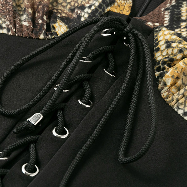 Rochie scurtă de damă elegantă cu model animal și mâneci lungi