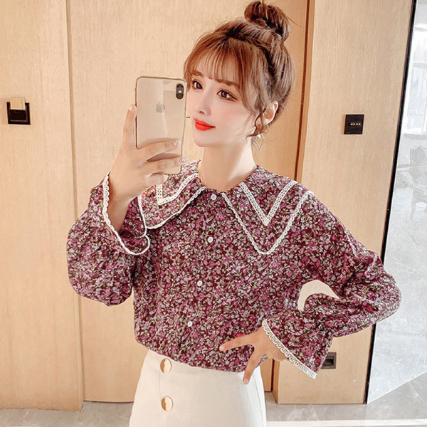 Įprasti moteriški marškiniai su sagomis ir gėlių raštu