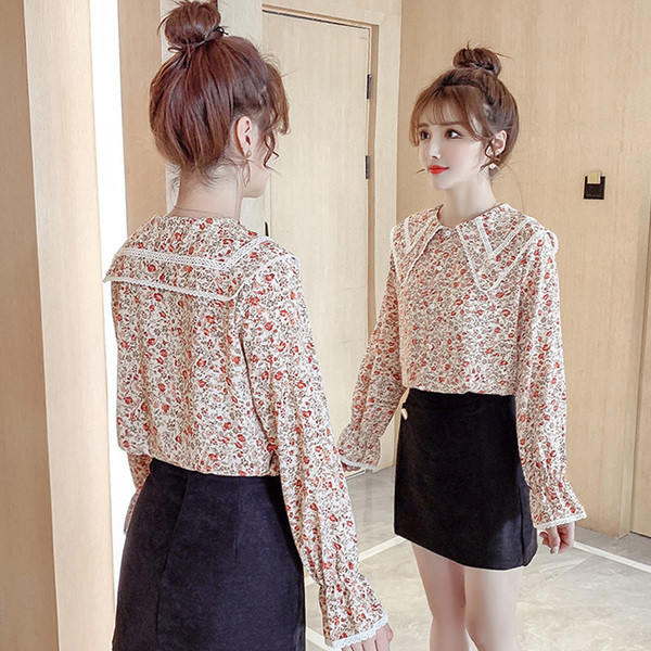 Įprasti moteriški marškiniai su sagomis ir gėlių raštu