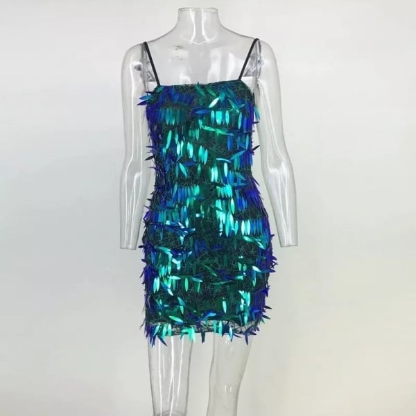 Елегантна дамска къса рокля с тънки презрамки и пайети 