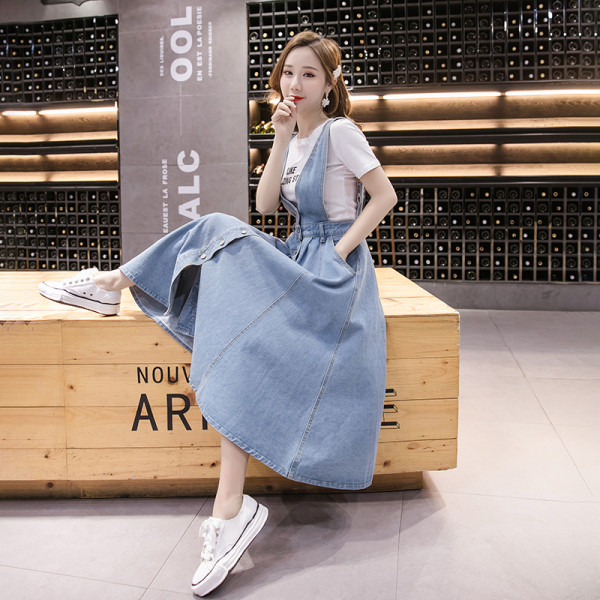 Uus mudel nööpide ja taskutega sinist värvi naiste kleit - lõikega mudel