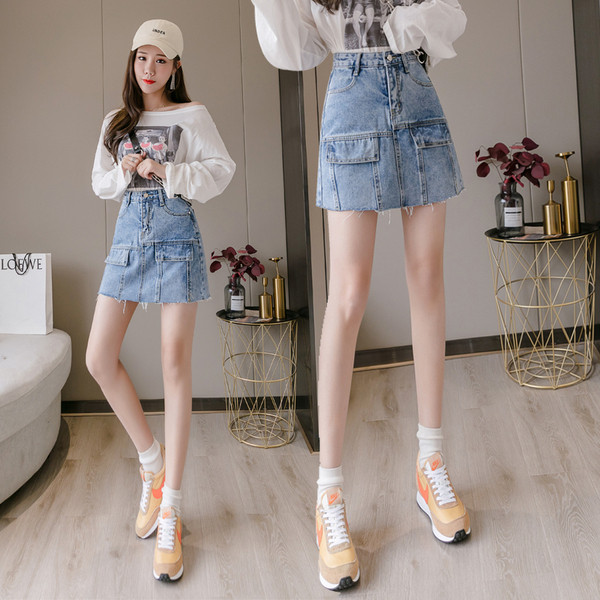 Fusta de dama scurta casual din denim, cu buzunare si fermoar