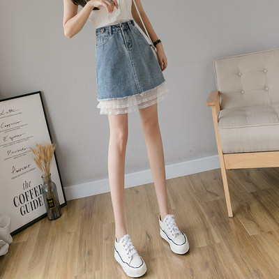 Női lezser rövid szoknya csipkével és magas derékkal