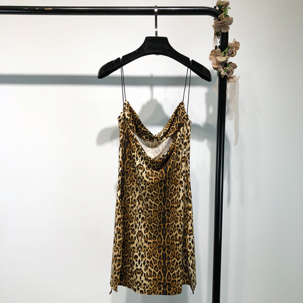 Stílusos női ruha vékony pántokkal, állatmintával