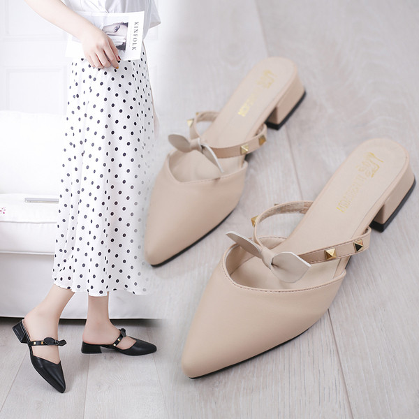 Sieviešu ikdienas čības no eko ādas un metāla elementiem