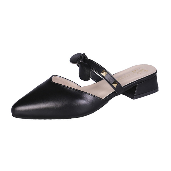 Sieviešu ikdienas čības no eko ādas un metāla elementiem