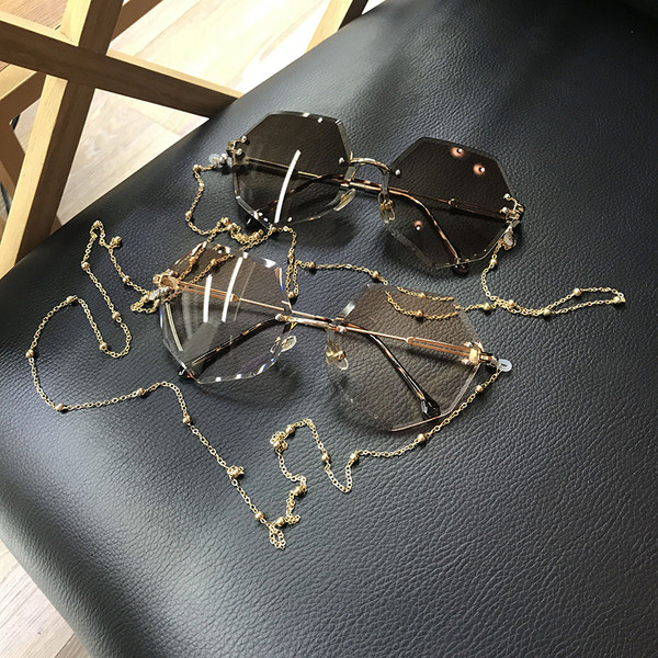 Uus mudel ketiga naiste prillid