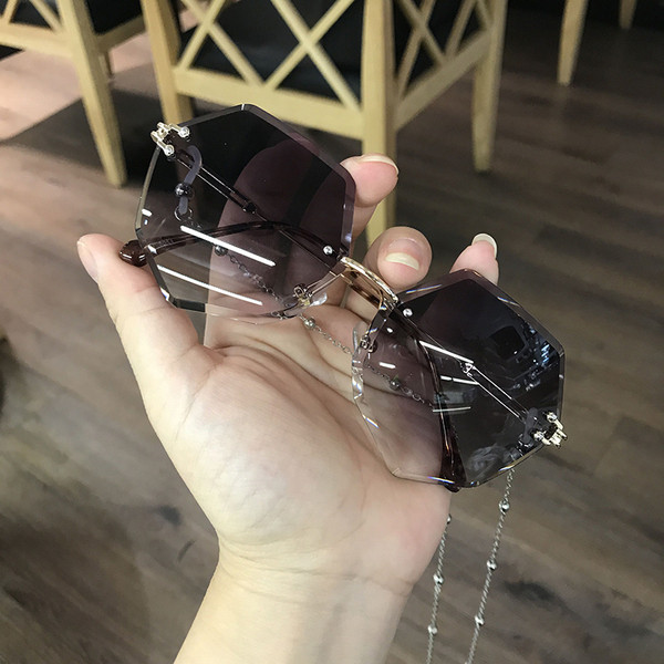 Uus mudel ketiga naiste prillid