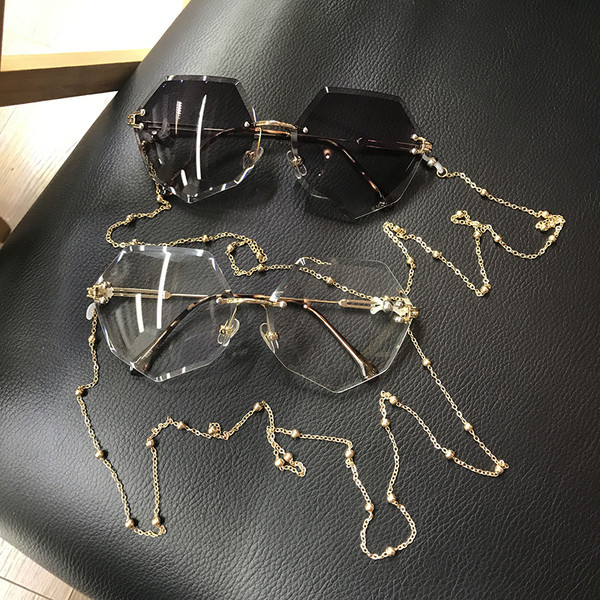 Uus mudel ketiga naiste prillid