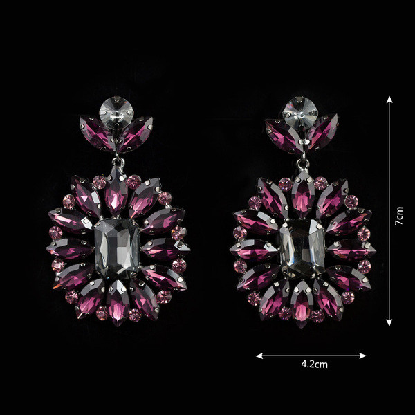 Eleganti sieviešu karājas auskari ar violetiem akmeņiem