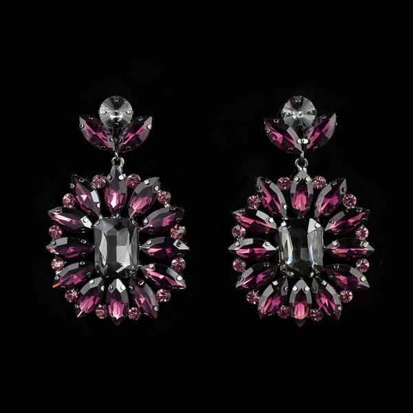 Eleganti sieviešu karājas auskari ar violetiem akmeņiem