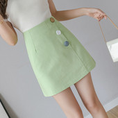 Къса дамска пола с висока талия и цветни копчета 