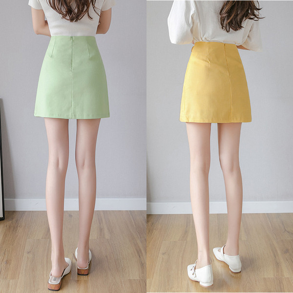 Къса дамска пола с висока талия и цветни копчета 