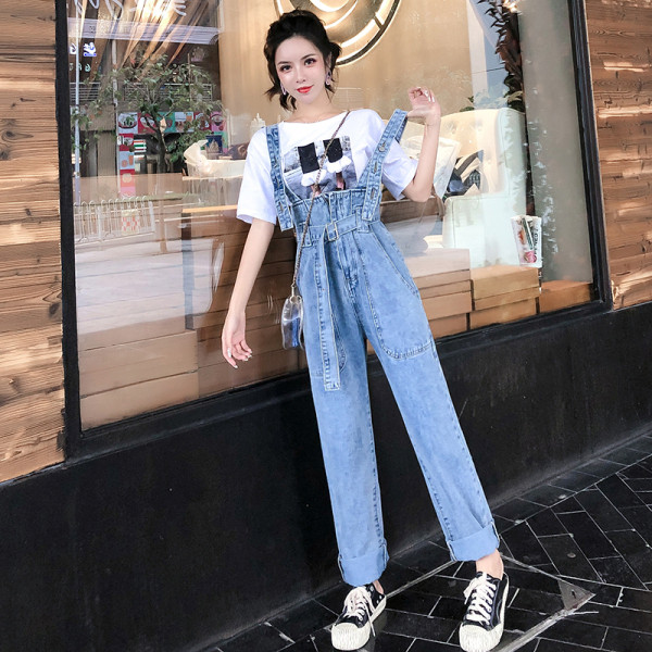 Naiste teksakombinesoon vöökohal