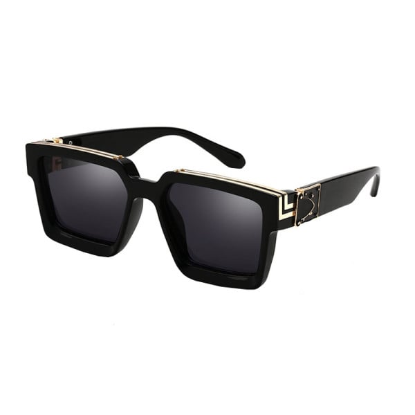 Négyzet alakú női szemüveg új modellje