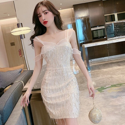 Модерна дамска рокля с презрамки и пискюли