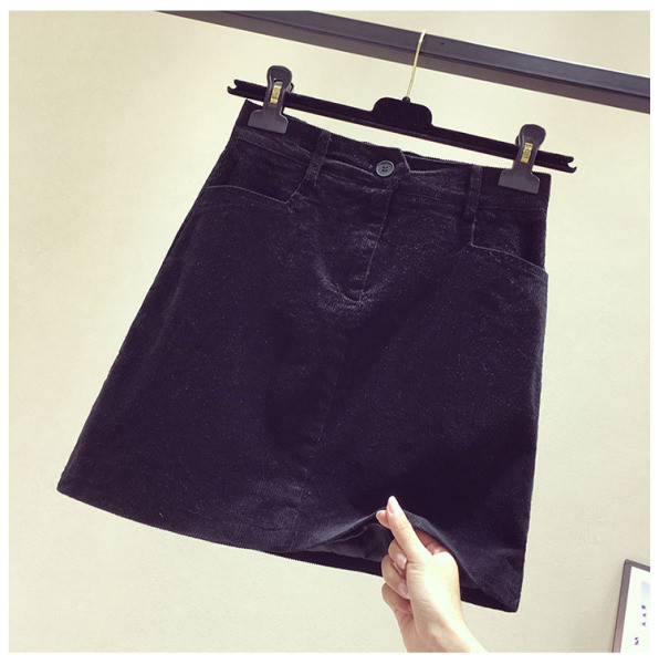 Нов модел дамска пола с висока талия и джобове