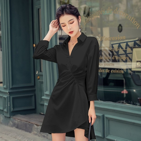 Rochie asimetrică din șifon cu decolteu spitz