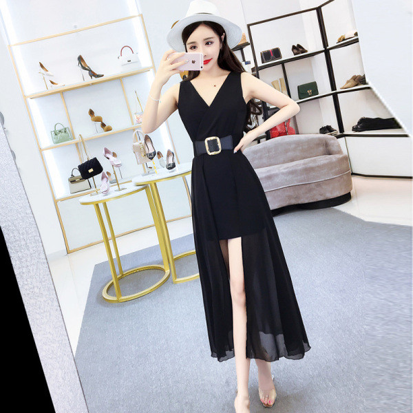 Rochie neagră de damă elegantă, cu curea și decolteu spitz