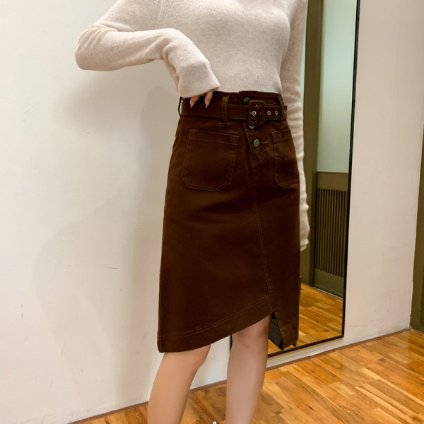 Moteriškas laisvalaikio asimetrinis sijonas aukštu juosmeniu ir diržu