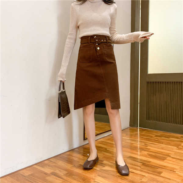 Moteriškas laisvalaikio asimetrinis sijonas aukštu juosmeniu ir diržu