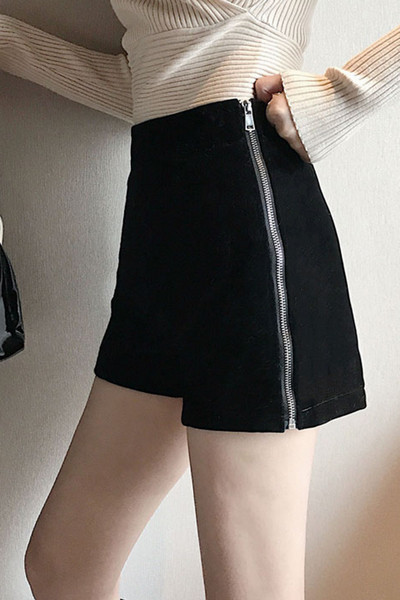 Къси дамски панталони от кадифе с висока талия и странични ципове
