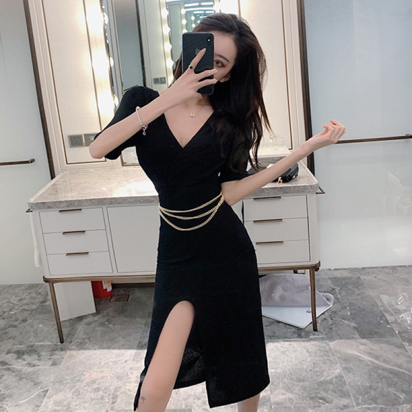 Rochie de dama actuala cu decolteu si crapata