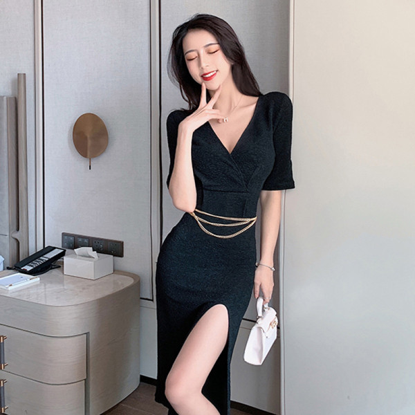 Rochie de dama actuala cu decolteu si crapata