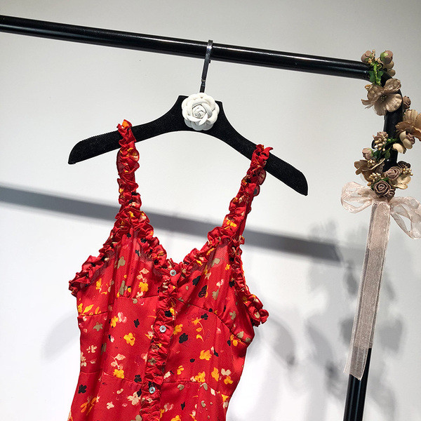 Модерна дамска лятна рокля с шпиц деколте и флорален десен 