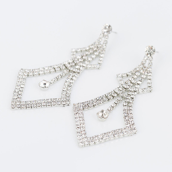 Cercei eleganti de dama cu piatra argintie