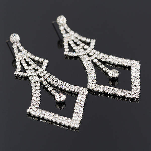 Cercei eleganti de dama cu piatra argintie