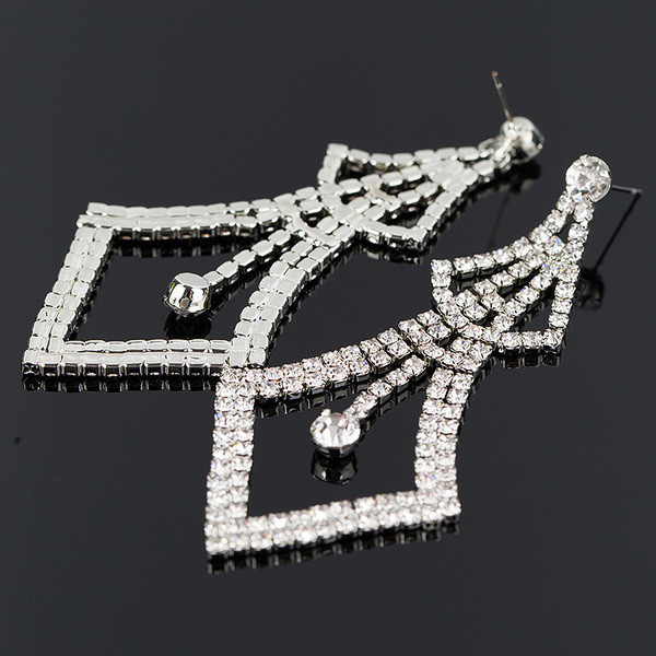 Cercei eleganti de dama cu piatra argintie