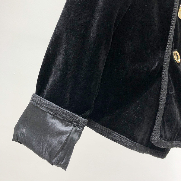 Moteriškas ekologiškas zomšinis paltas ir užsegimas šone