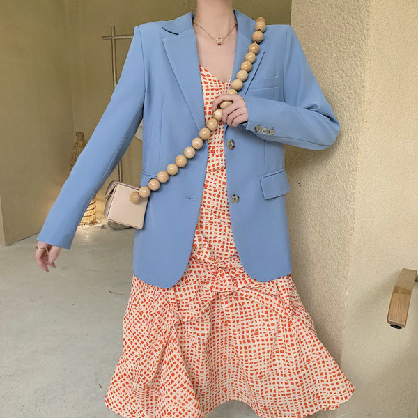 Alkalmi divatos női kabát gombokkal és zsebek utánzattal