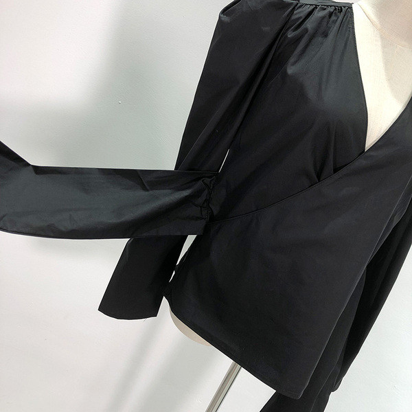 Cămașă elegantă de damă, cu decolteu și panglică spitz