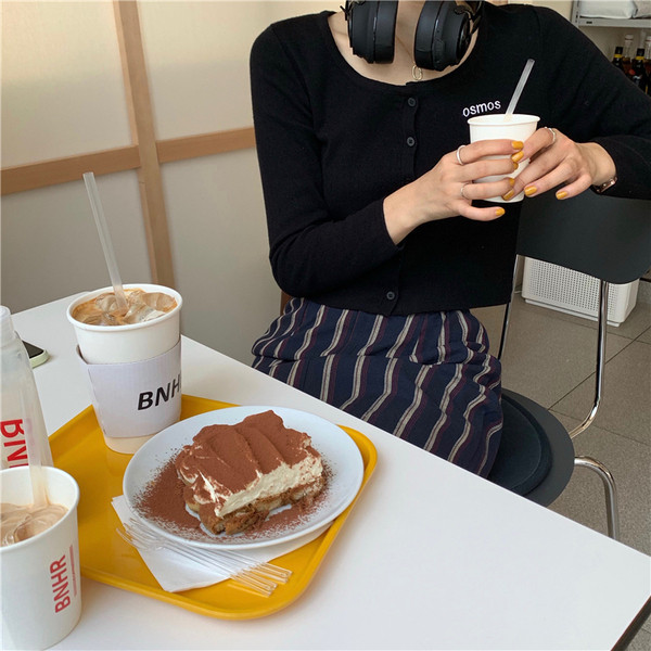 Fusta lunga in dungi cu nasturi