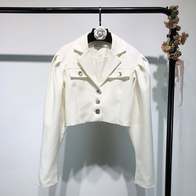 Дамско късо ретро палто с ревери в бял цвят