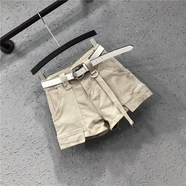 Sieviešu ikdienas šorti ar jostu un kabatām