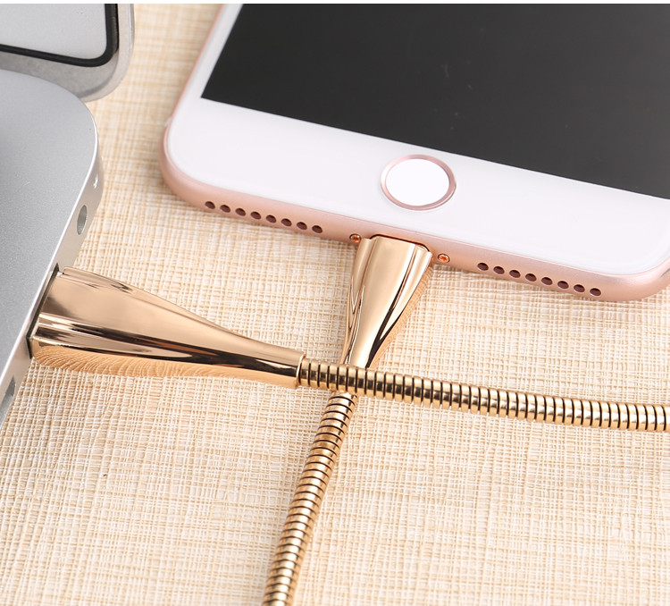 Auksinės spalvos metalinis greito įkrovimo USB laidas Spring-Type