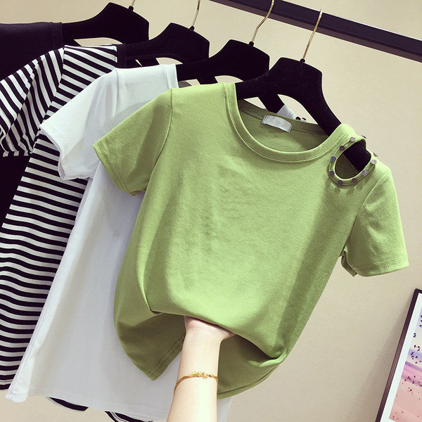 Модерна дамска блуза с овално деколте и изрязани части