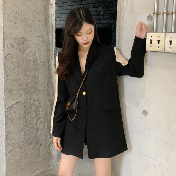 Stílusos női ruha típusú kabát