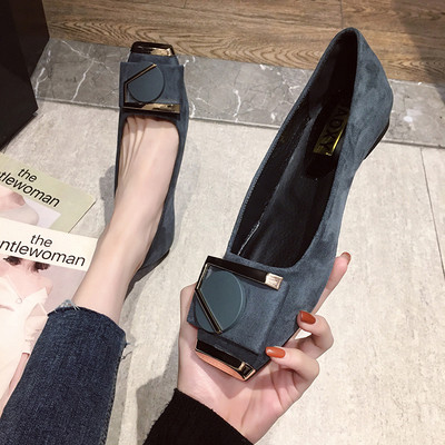 Naiste vabaajajalatsid lameda talla ja pandlaga