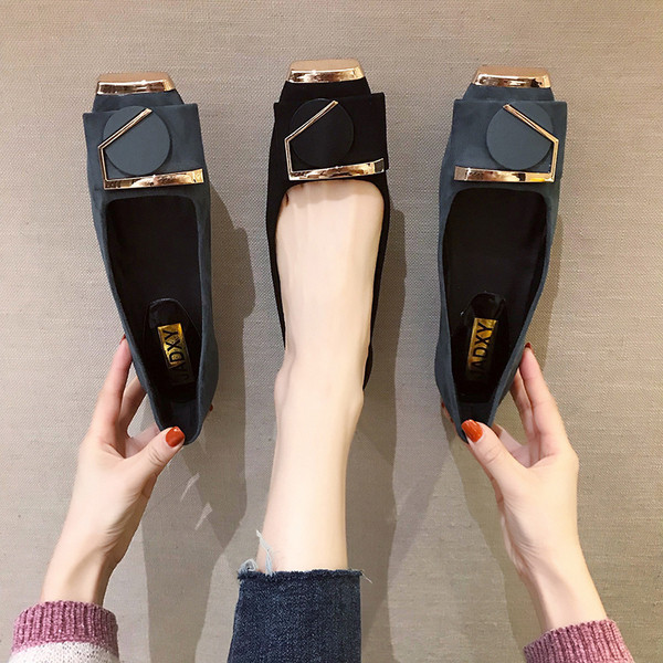 Naiste vabaajajalatsid lameda talla ja pandlaga