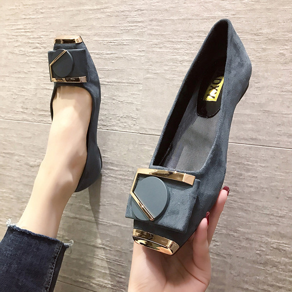 Naiste vabaajajalatsid lameda talla ja pandlaga